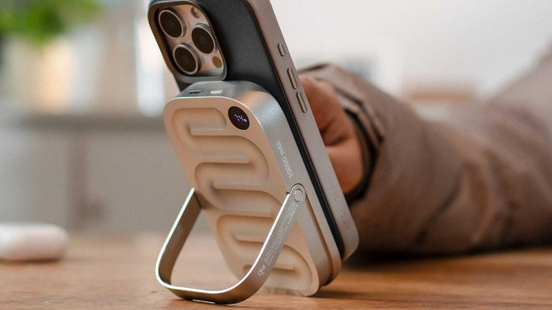 Introducing LOOP: Your New Wireless Qi2-Certified MagSafe-Compatible Power Bank