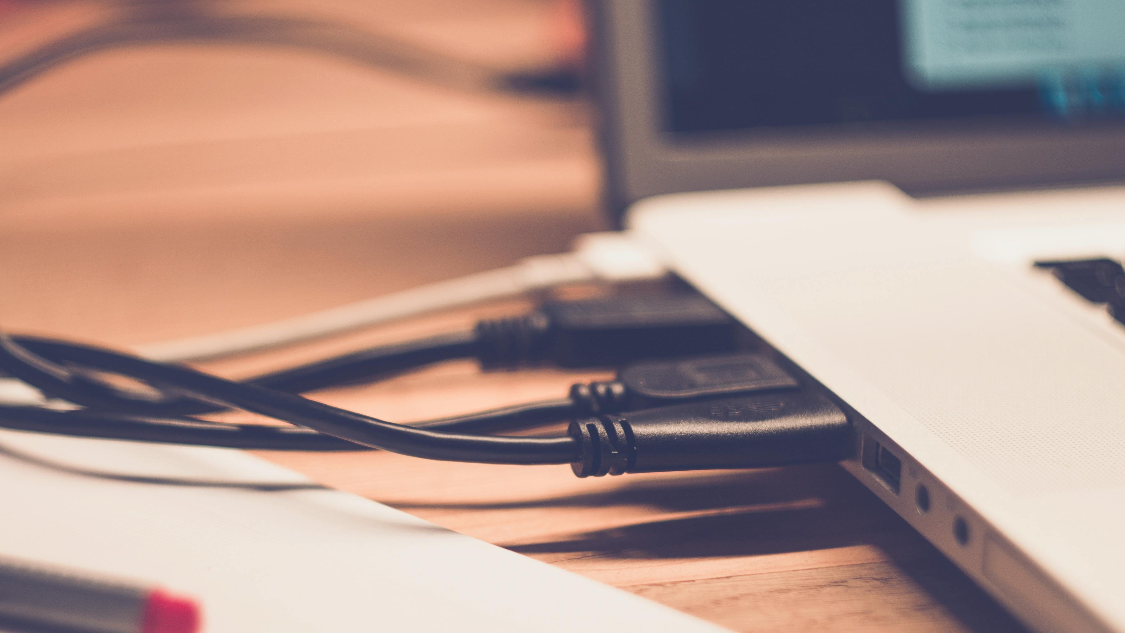 Why Your Charging Cable for AI Devices Isn’t Working (And How to Fix It)