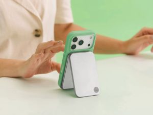 DailyObjects phone wallet for cards and cash with built-in stand support