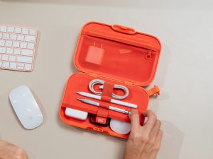 Park Tech Kit interior with elastic loops and mesh pockets for cables